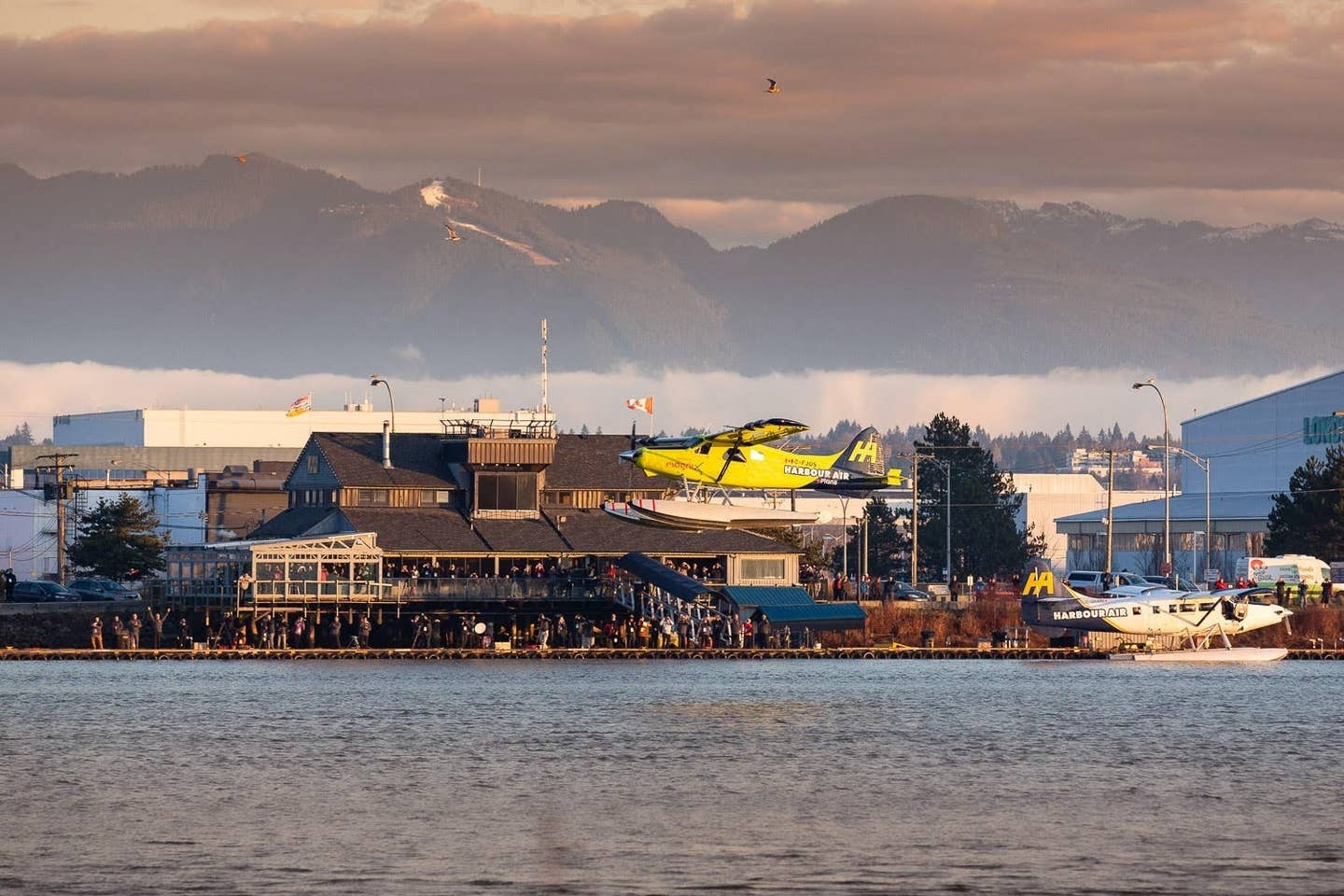 Seaplane Operator Gets Wheels